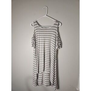 Cold Shoulder Short Sleeve Shirt Women's oversized Size M striped Vida Clothing‎